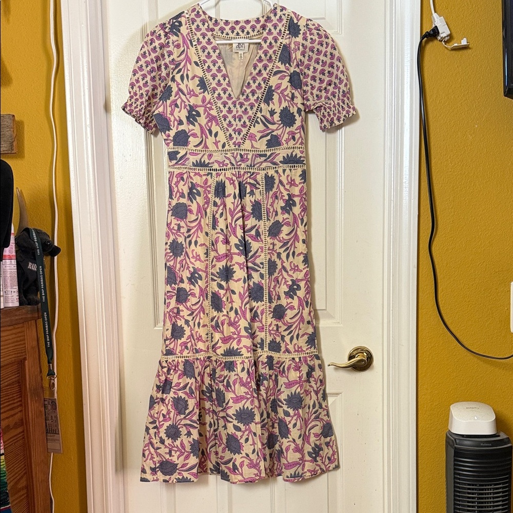 Chic V-Neck Floral Midi Dress